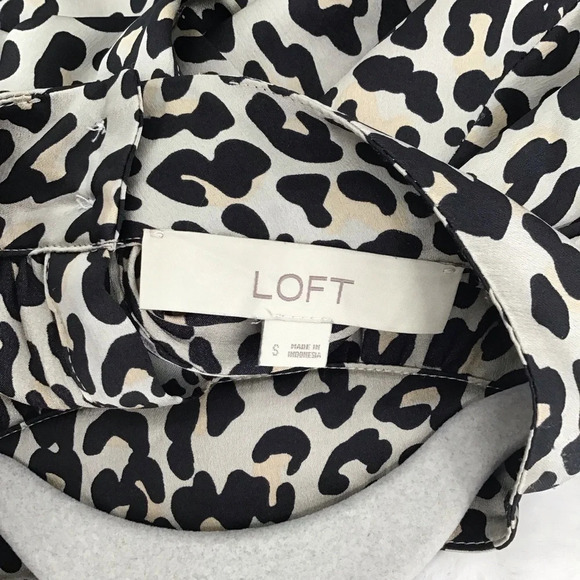 LOFT Women’s Silky Animal Print Hi Neck Blouse Top Career Work Size Small - Picture 6 of 7